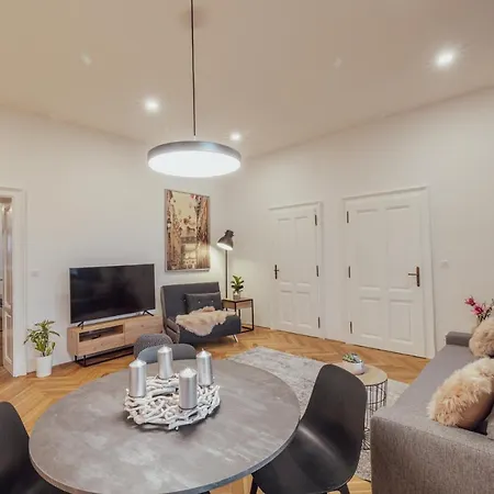 Marienhof Aparthotel 4*