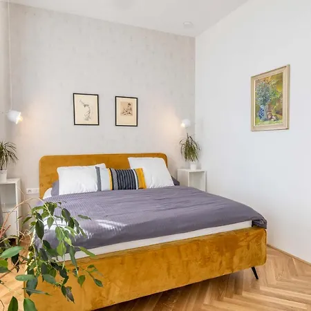 Marienhof Aparthotel 4*